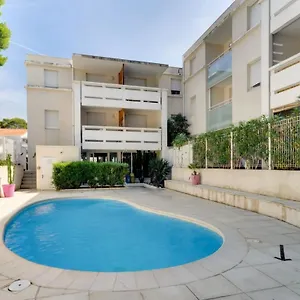 Appartement Grand Studio, Coin Nuit, Piscine, Parking Gratuit, La Ciotat